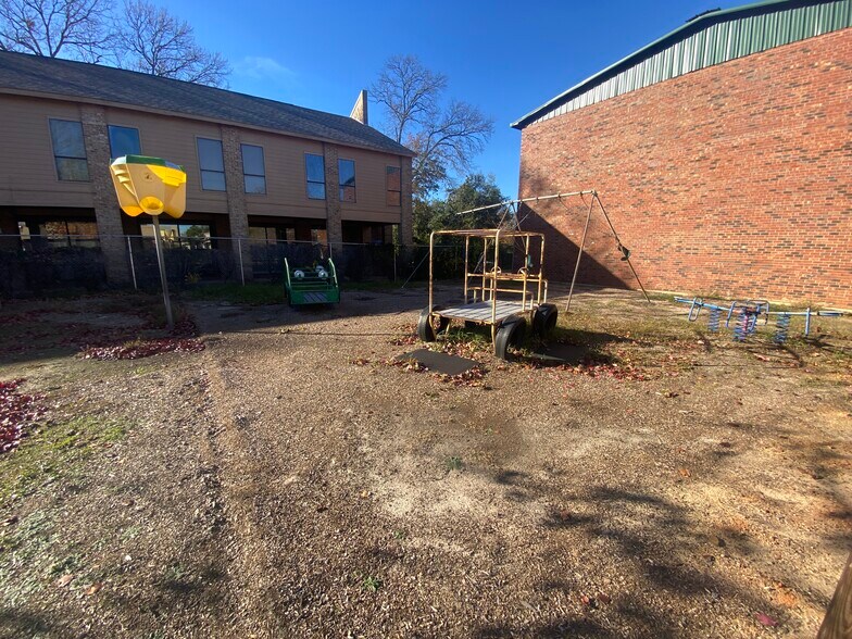 More Photos Of 111 W 5th St, Tyler Loft Creative Space For Sale