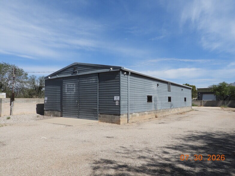 Primary Photo Of 3825 Hardy Dr, Tucson Industrial For Lease
