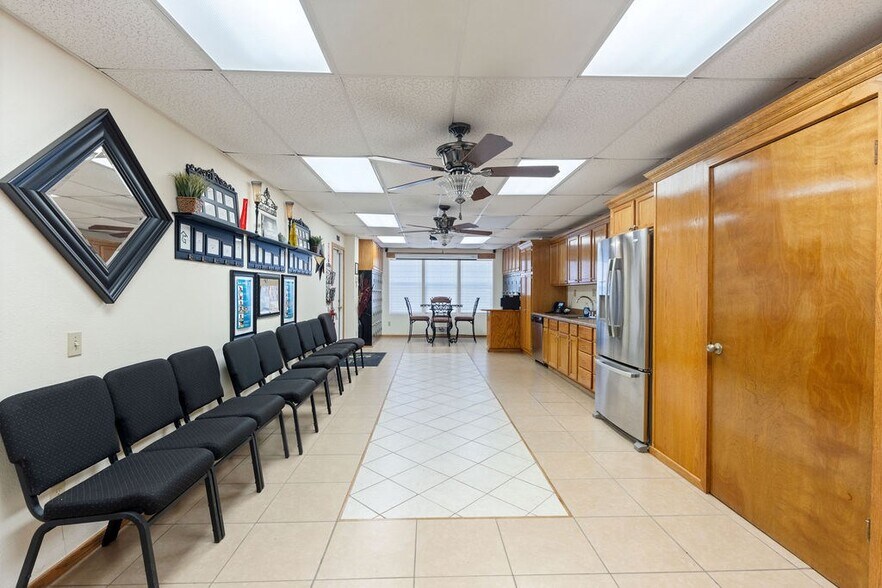 More Photos Of 2524 US Highway 96 N, Center Warehouse For Sale