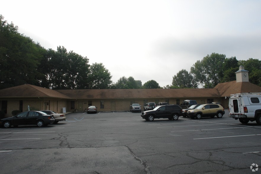 More Photos Of 6303 Carmel Rd, Charlotte Office For Lease