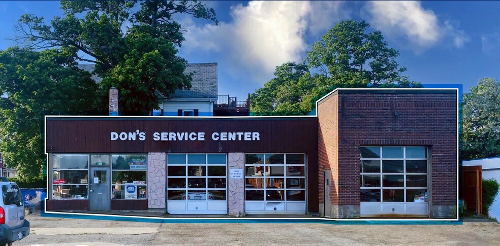 More Photos Of 825 Main St, Waltham Auto Repair For Sale