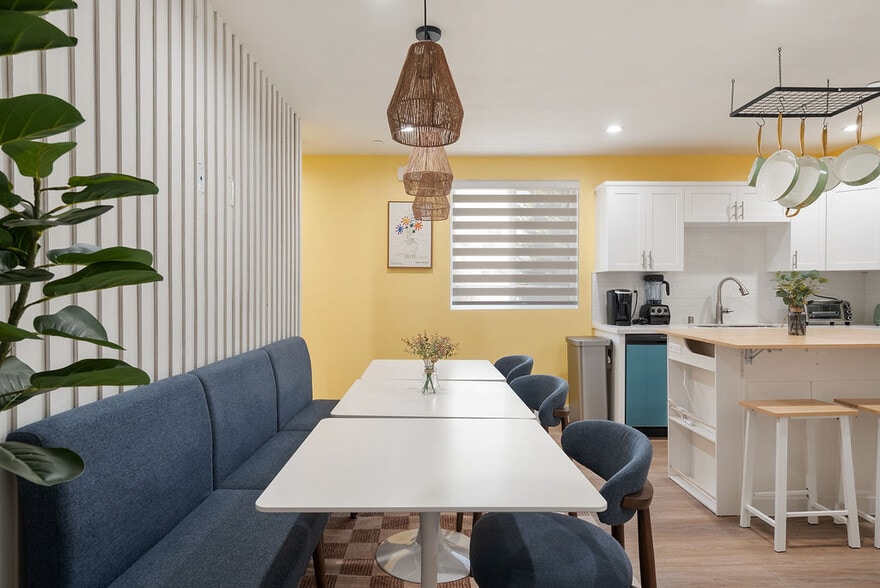 More Photos Of 1341 N Mariposa Ave, Los Angeles Apartments For Sale
