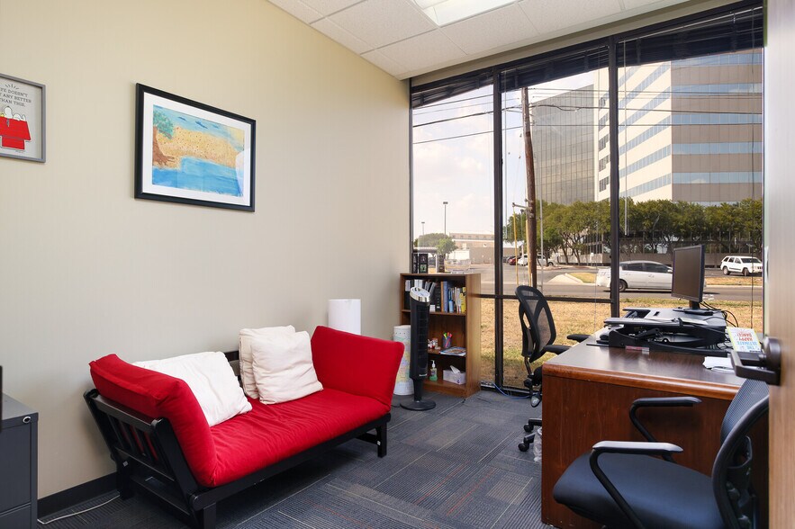 More Photos Of 5404 Wurzbach Rd, San Antonio Office For Sale