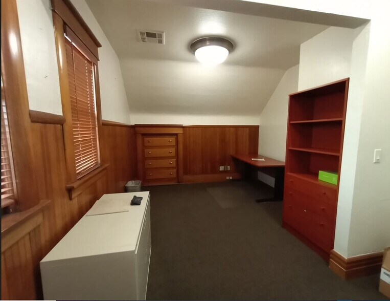 More Photos Of 36 Stewart St, Reno Office For Lease