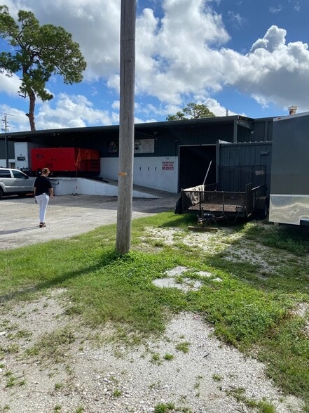 More Photos Of 1816 57th St, Sarasota Warehouse For Sale