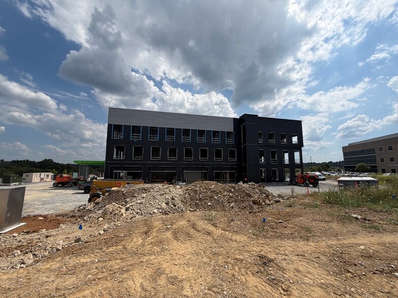 More Photos Of 113 Bear Xing, Mount Juliet Medical For Lease