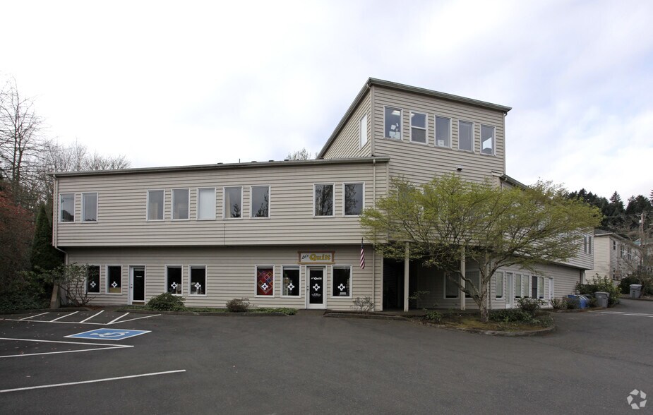 More Photos Of 21550-21590 Willamette Dr, West Linn Office For Lease