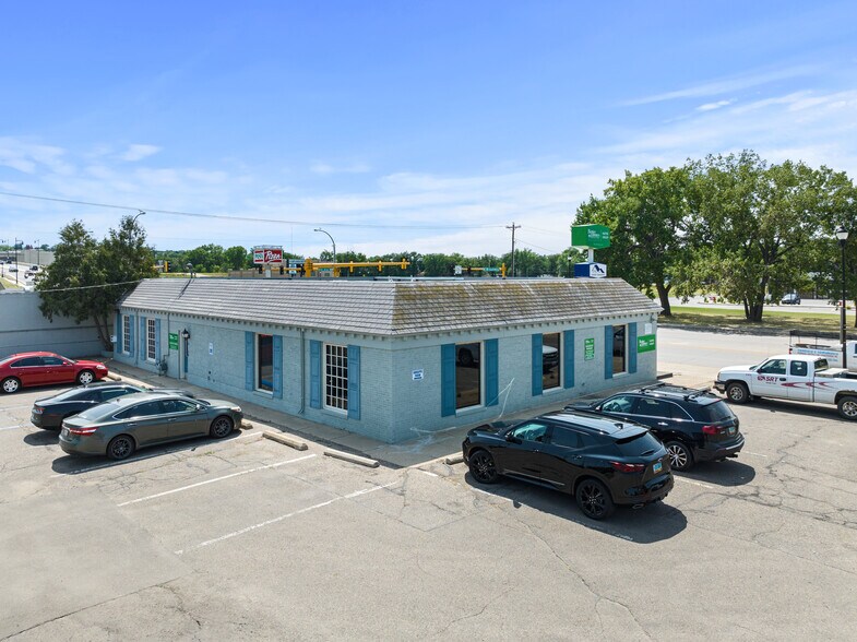 More Photos Of 408 N Broadway, Minot Office For Sale