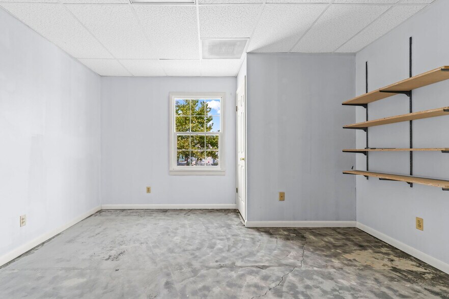 More Photos Of 45 W Dares Beach Rd, Prince Frederick Office For Lease