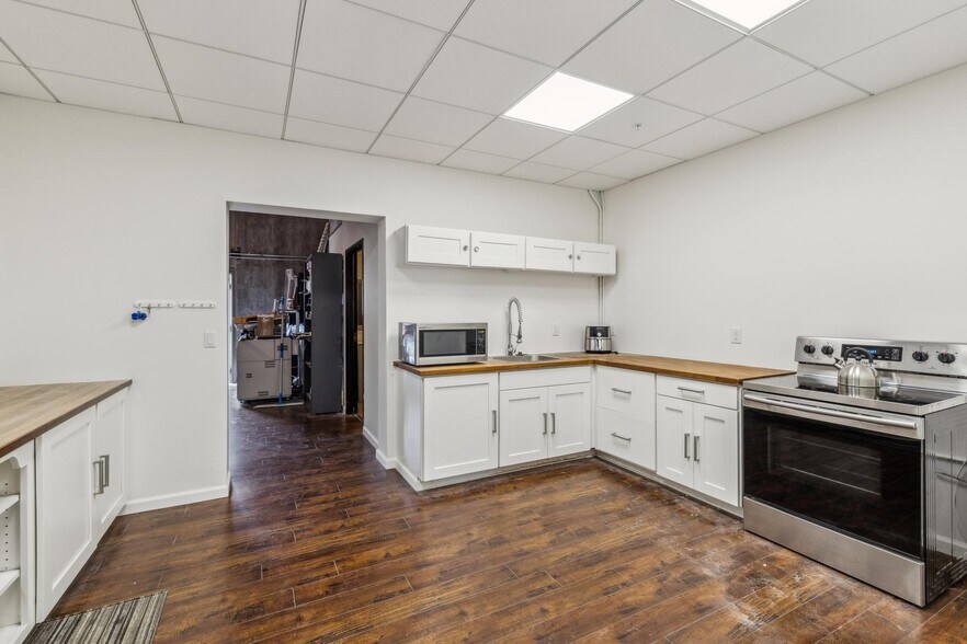 More Photos Of 4314 Redwood Hwy, San Rafael Office For Sale