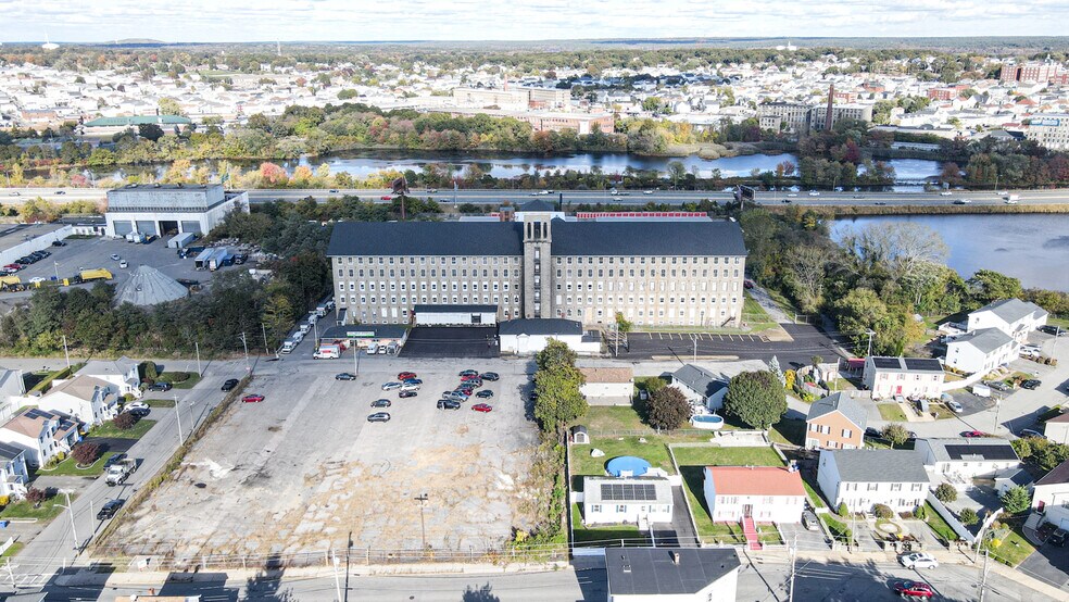 More Photos Of 1 Lewiston St, Fall River Warehouse For Lease
