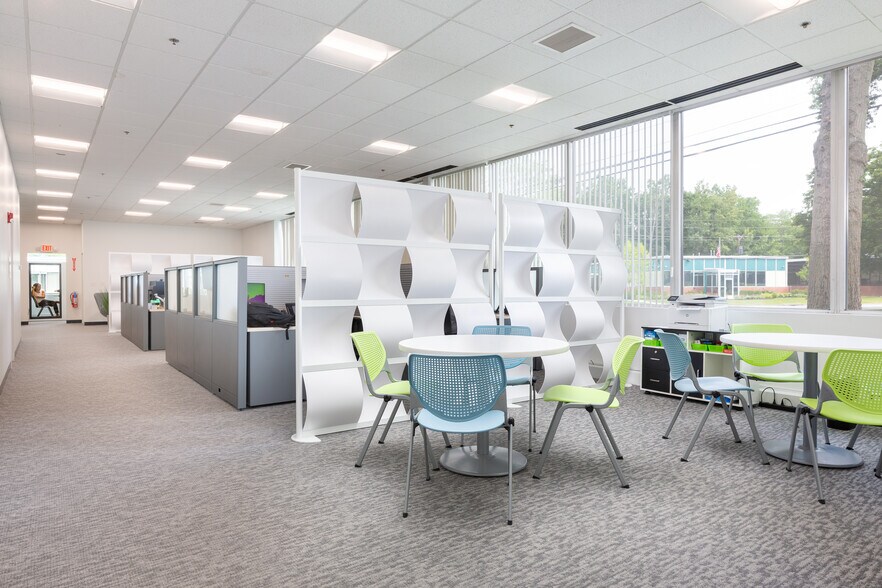 More Photos Of 1 Strathmore Rd, Natick Research And Development For Lease