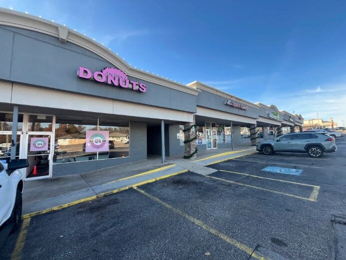 Primary Photo Of 132 E 15th St, Edmond General Retail For Lease