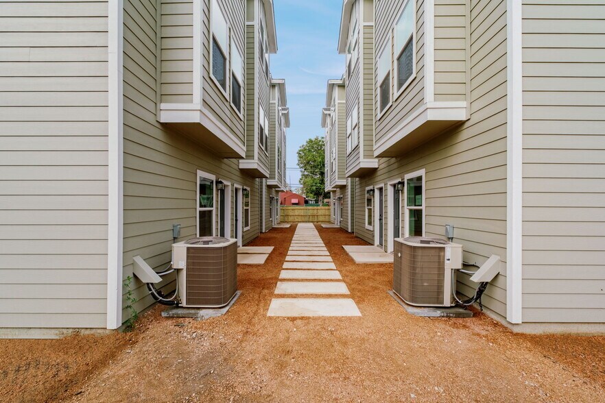 More Photos Of , San Antonio Multifamily For Sale