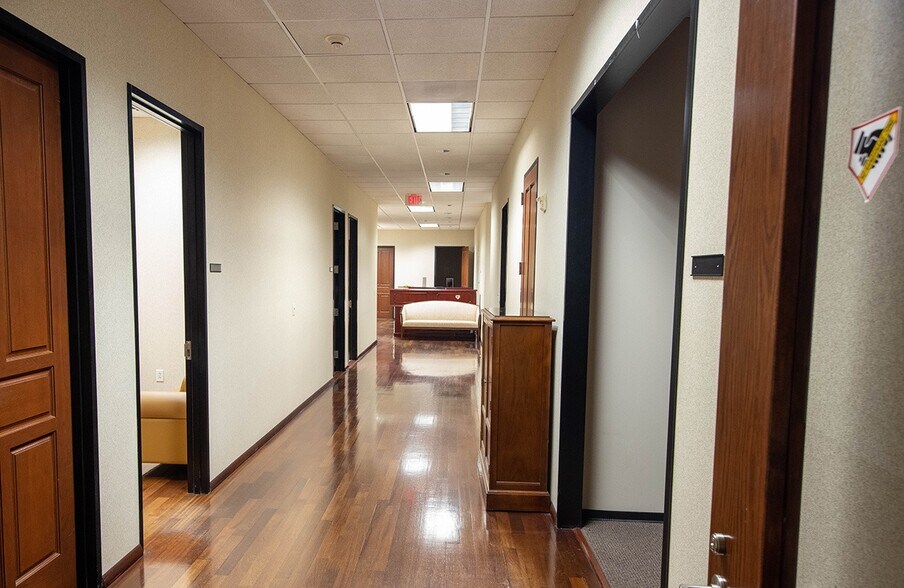 More Photos Of 10943 N Sam Houston Pky W, Houston Office For Sale