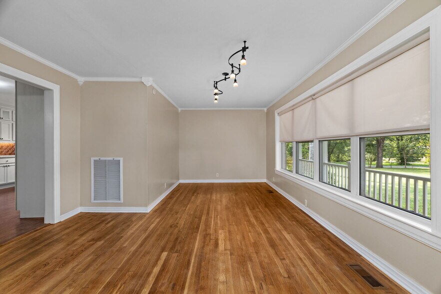 More Photos Of 354 County Road 172, Florence Flex For Sale