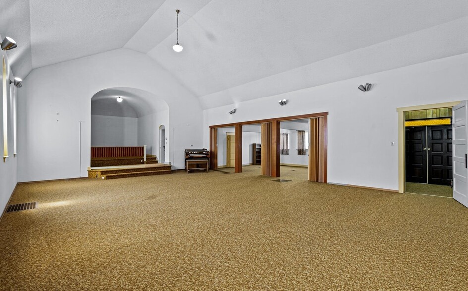 More Photos Of 720 Franklin Rd, Tieton Religious Facility For Sale