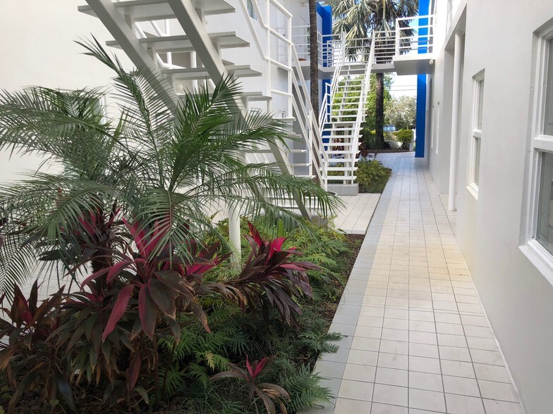 More Photos Of 8000 NW 31st St, Miami Flex For Lease