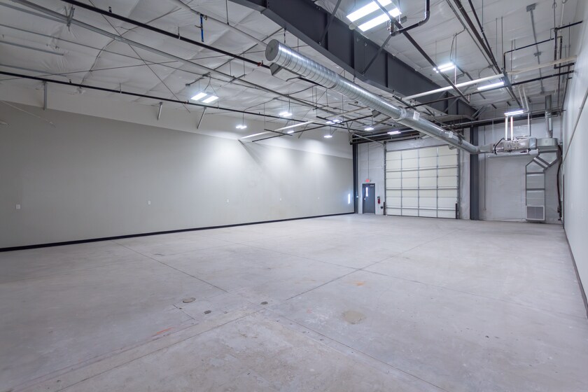 More Photos Of 5000 Goodman St, Timnath Showroom For Lease