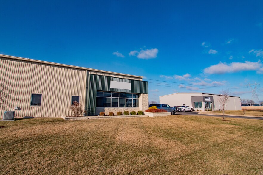 More Photos Of 371 Transpoint Dr, Dupo Warehouse For Lease