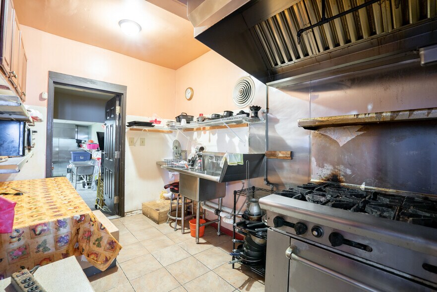 More Photos Of 4260 E Ponce De Leon Ave, Clarkston Freestanding For Lease