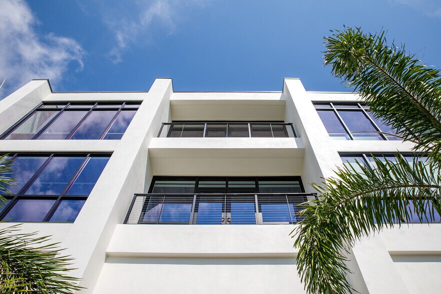 More Photos Of 111 10th St S, Naples Office For Sale