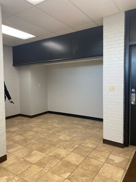 More Photos Of 111 NE 26th St, Oklahoma City Office For Lease