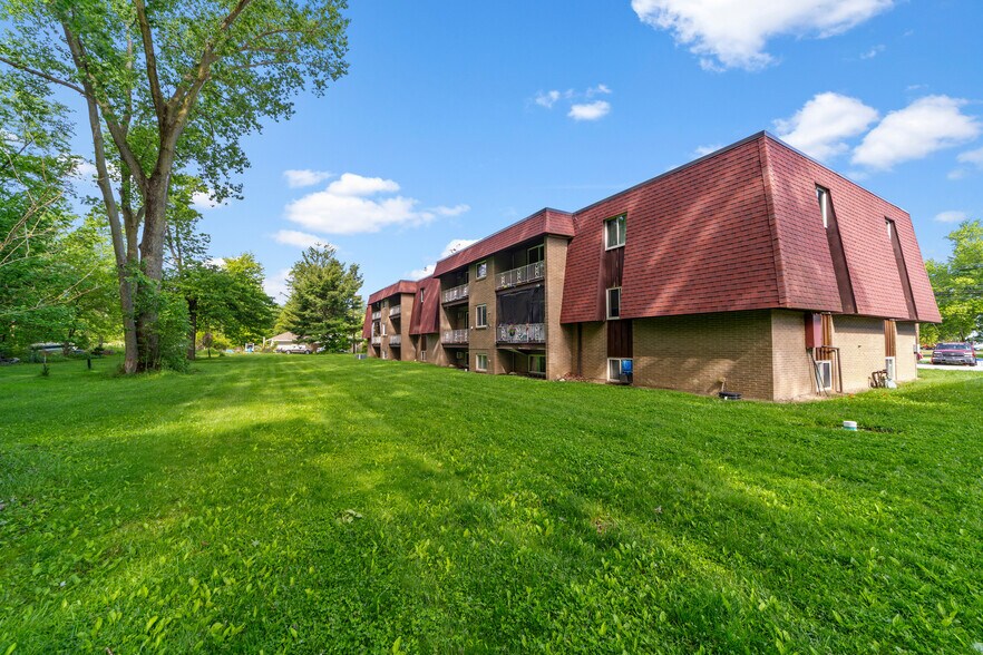 More Photos Of 5216 E Lake Rd, Sheffield Lake Apartments For Sale
