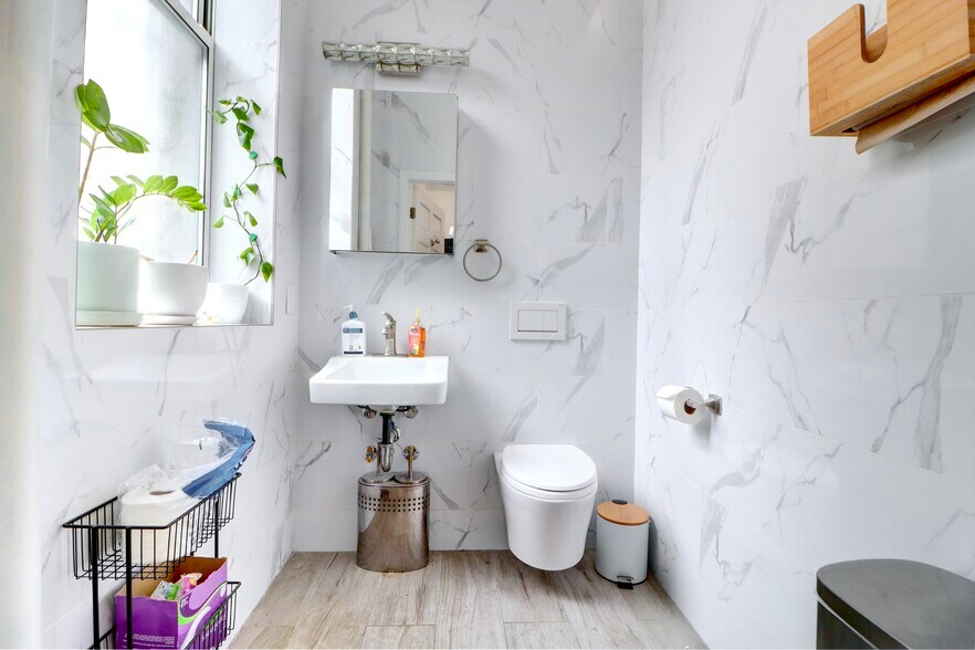 More Photos Of 963 Manhattan Ave, Brooklyn Storefront Retail Residential For Lease