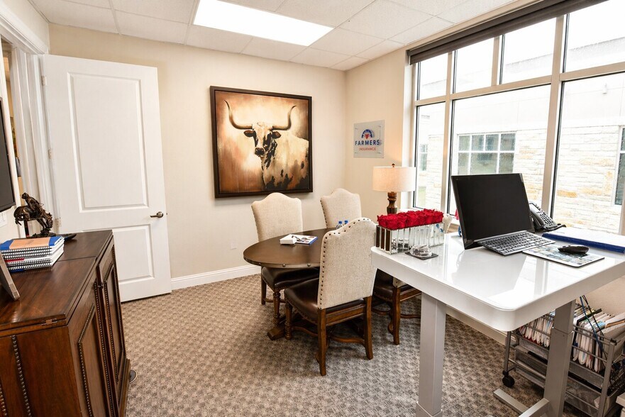 More Photos Of 3900 S Stonebridge Dr, McKinney Medical For Lease