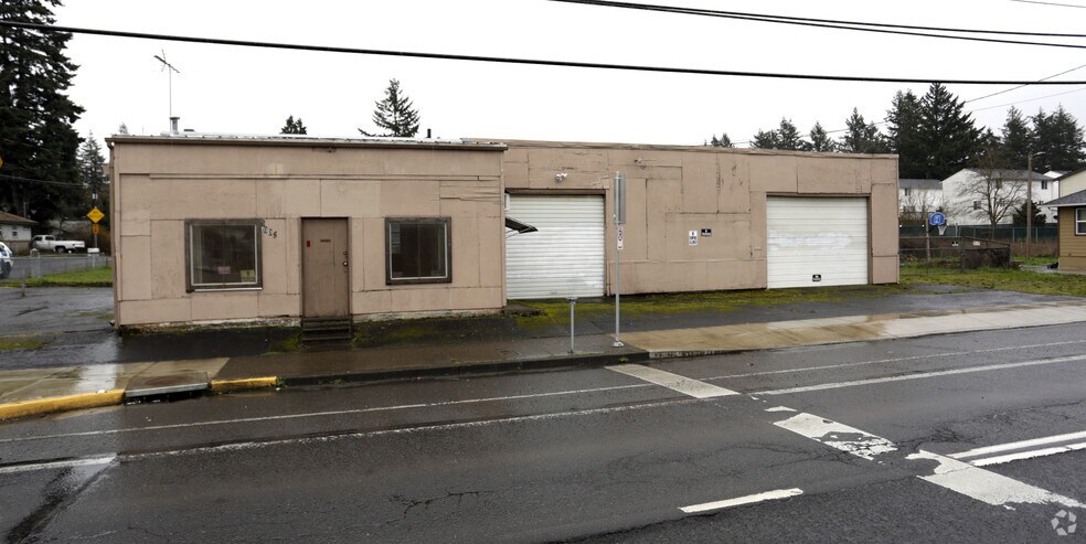 More Photos Of 5002 SE 122nd Ave, Portland Flex For Sale