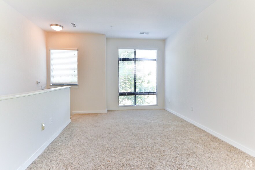 More Photos Of 810 E 7th St, Charlotte Apartments For Lease
