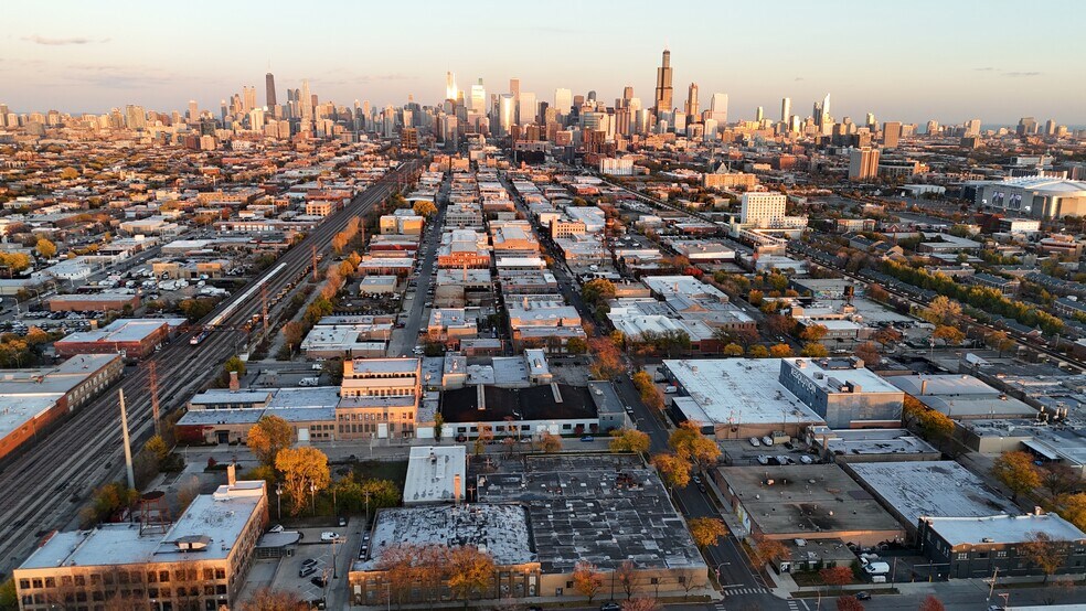 More Photos Of 315 N Oakley Blvd, Chicago Manufacturing For Lease