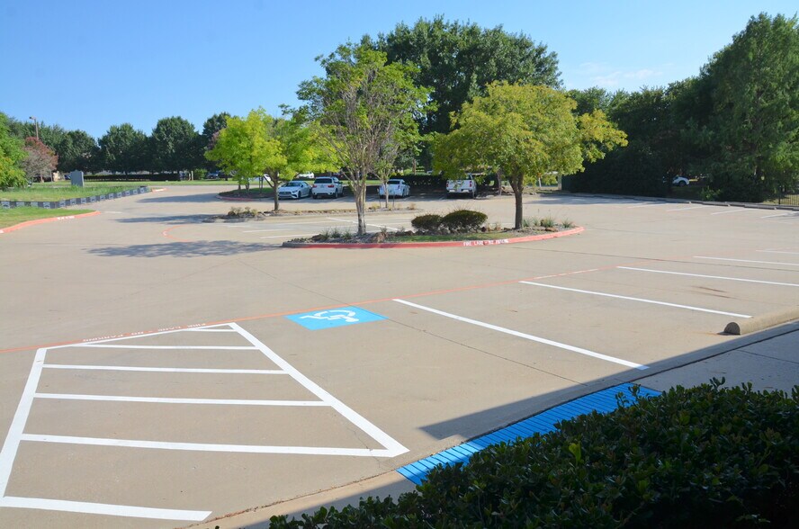 More Photos Of 6190 Virginia Pky, McKinney Medical For Lease