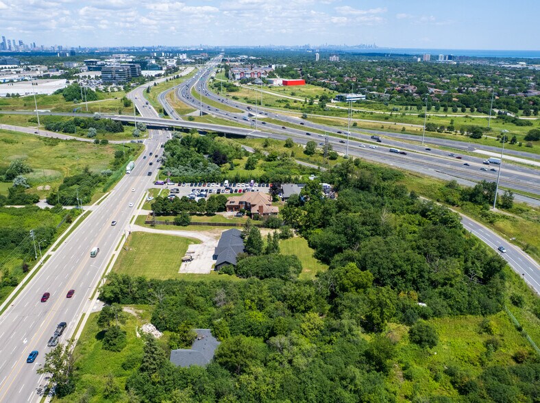 More Photos Of 2078 Upper Middle Rd E, Oakville Office For Sale