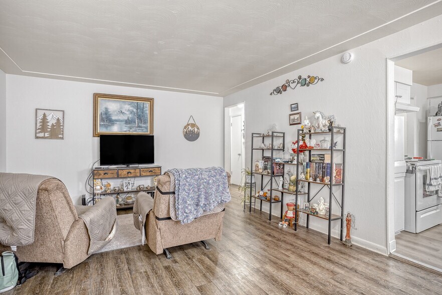 More Photos Of 1231 Akron St, Aurora Multifamily For Sale