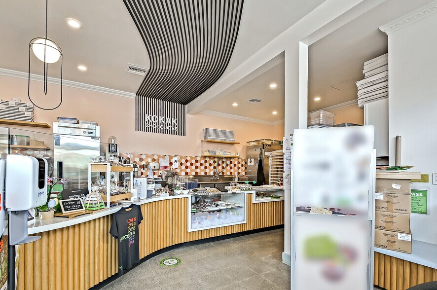 More Photos Of 3901 18th St, San Francisco Storefront For Sale