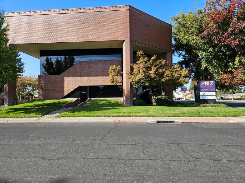 More Photos Of 1200 E Orangeburg Ave, Modesto Office For Lease
