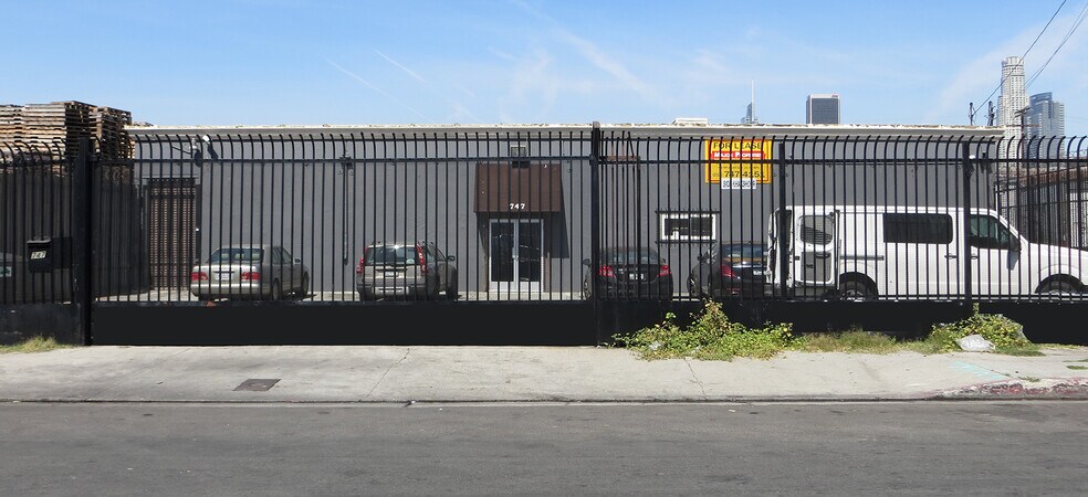 Primary Photo Of 747 Ceres Ave, Los Angeles Warehouse For Lease