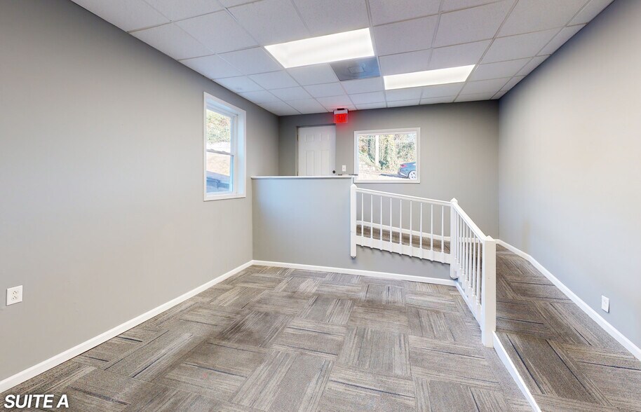 More Photos Of 116 3rd Ave, Radford Office For Lease