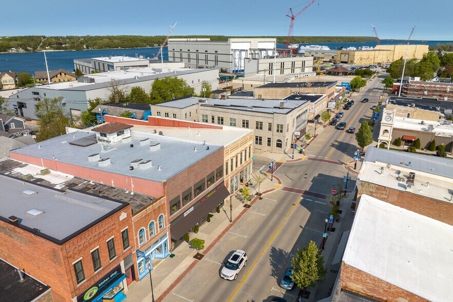 More Photos Of 147 N 3rd Ave, Sturgeon Bay Restaurant For Sale