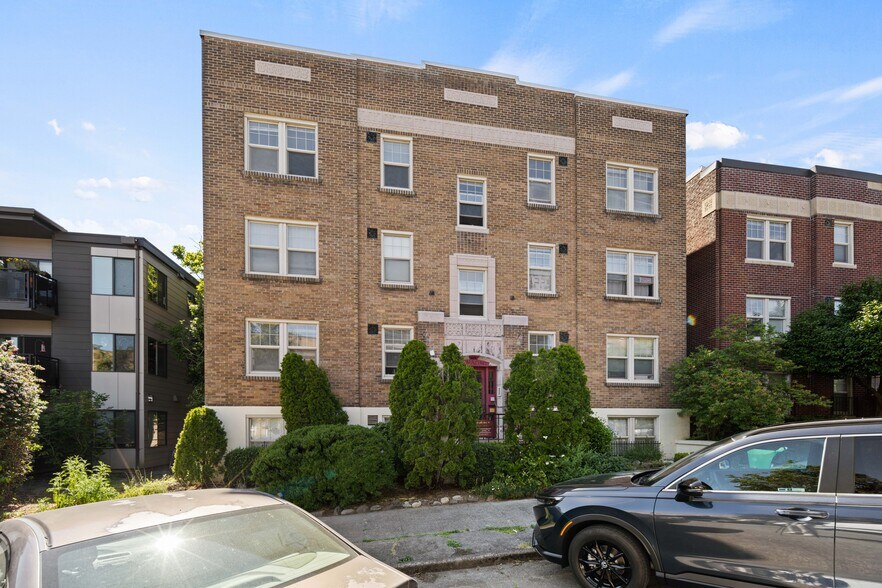 More Photos Of , Seattle Multifamily For Sale
