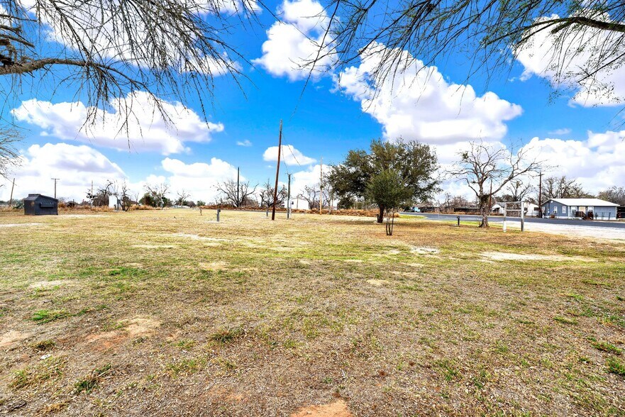 More Photos Of 285 San Antonio, Leming Apartments For Sale