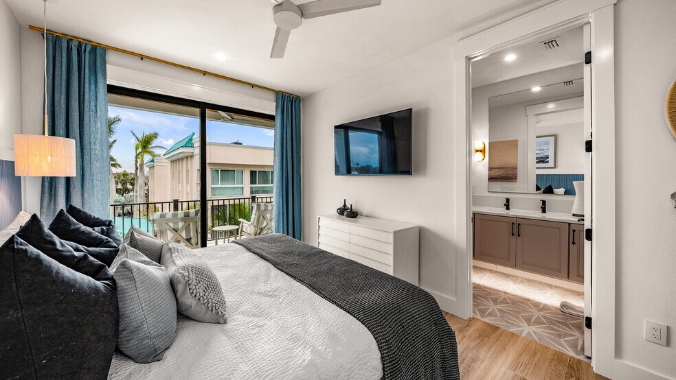 More Photos Of , Siesta Key Multifamily For Sale