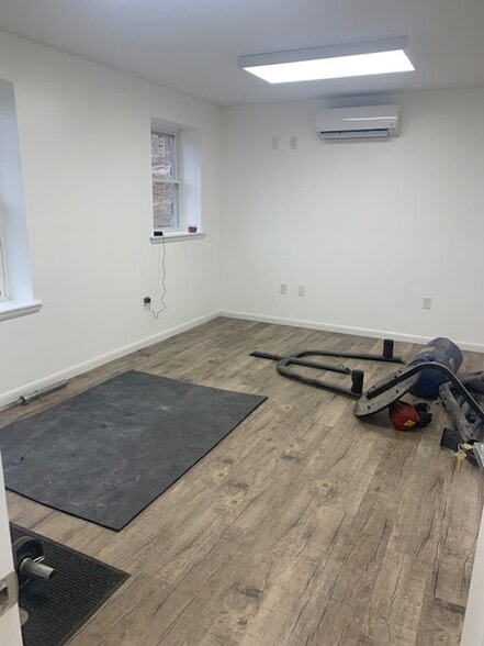 More Photos Of 1646 Chestnut Hill Rd, Morgantown Warehouse For Lease