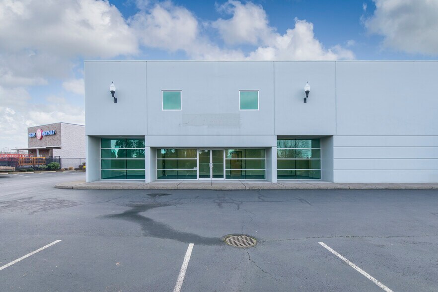 More Photos Of 3535 Del Webb Ave NE, Salem Warehouse For Lease