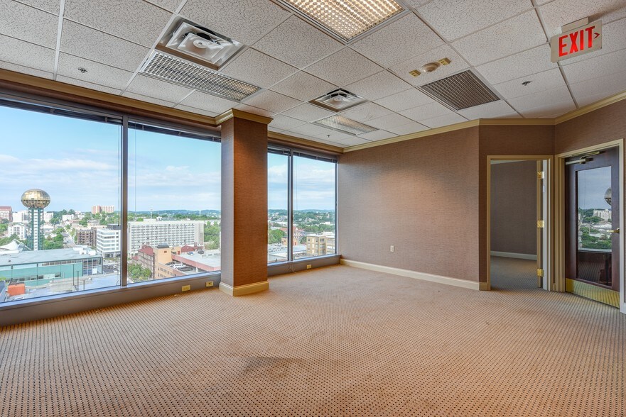 More Photos Of 607 Market St, Knoxville Office For Lease