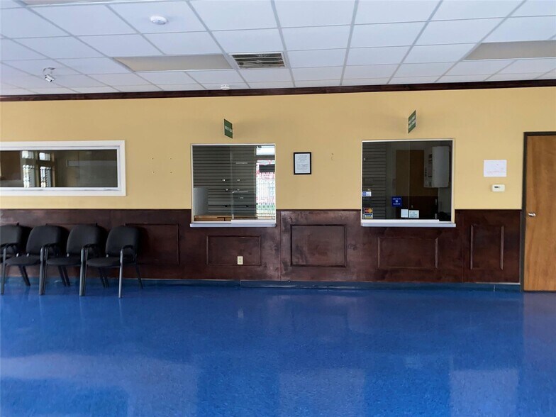 More Photos Of 820 N Zang Blvd, Dallas Medical For Lease