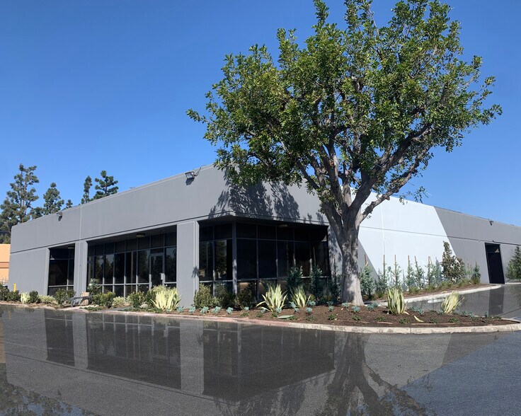 More Photos Of 1523 W Struck Ave, Orange Warehouse For Lease