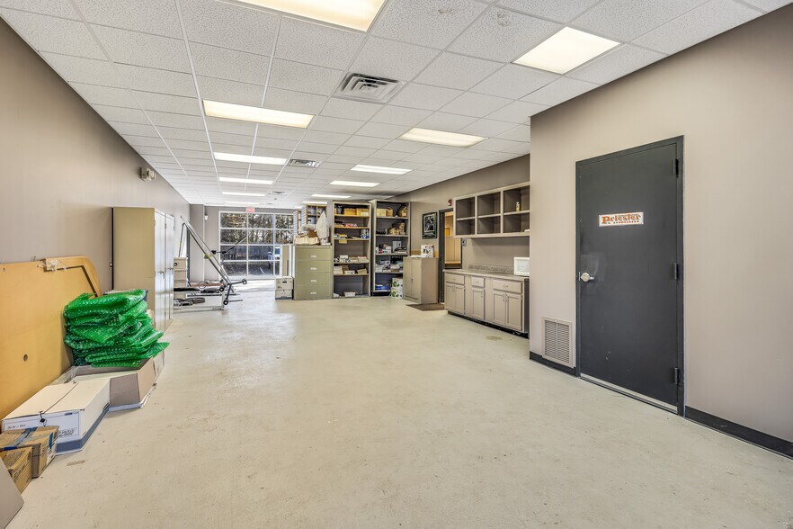 More Photos Of 30 S Byhalia Rd, Collierville Office For Lease